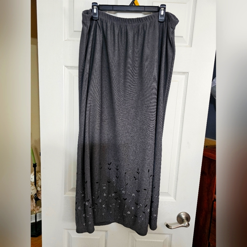 Grey skirt